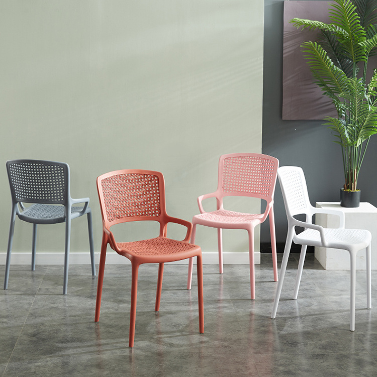 Free Sample Wholesale Modern New Design Cheap Restaurant Dining Cafe Moulded Pp Stackable Plastic Dinning Chair With Armrest