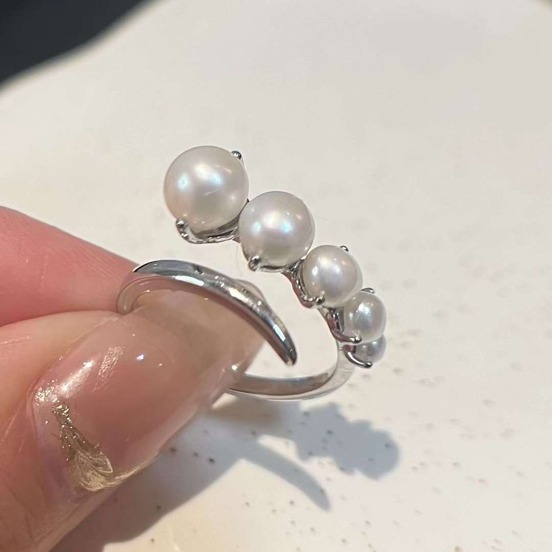 A genuine 925 sterling silver sheep horn ring with a 3-7mm natural high-quality freshwater pearl ring. Zhuji Pearl Jewelry