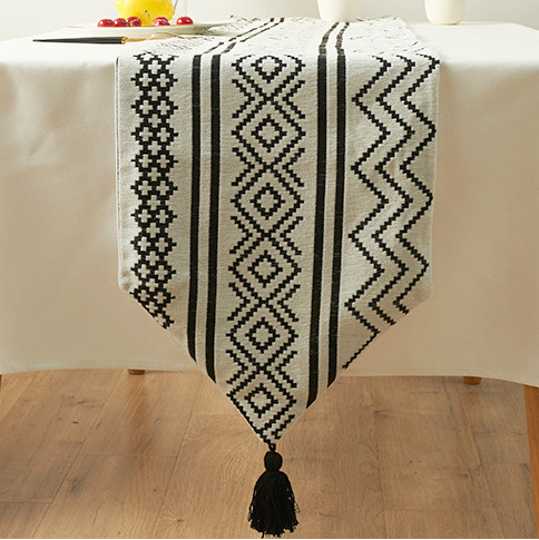 Line printed wholesale tassel custom home fancy fashion table runner wedding luxury cotton table runner