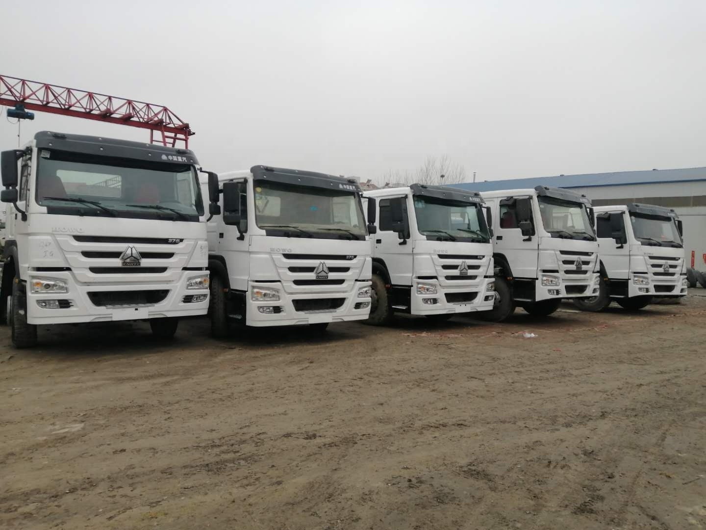 Low Price HOWO 6*4 Head Truck Used Tractor Trucks For Sale