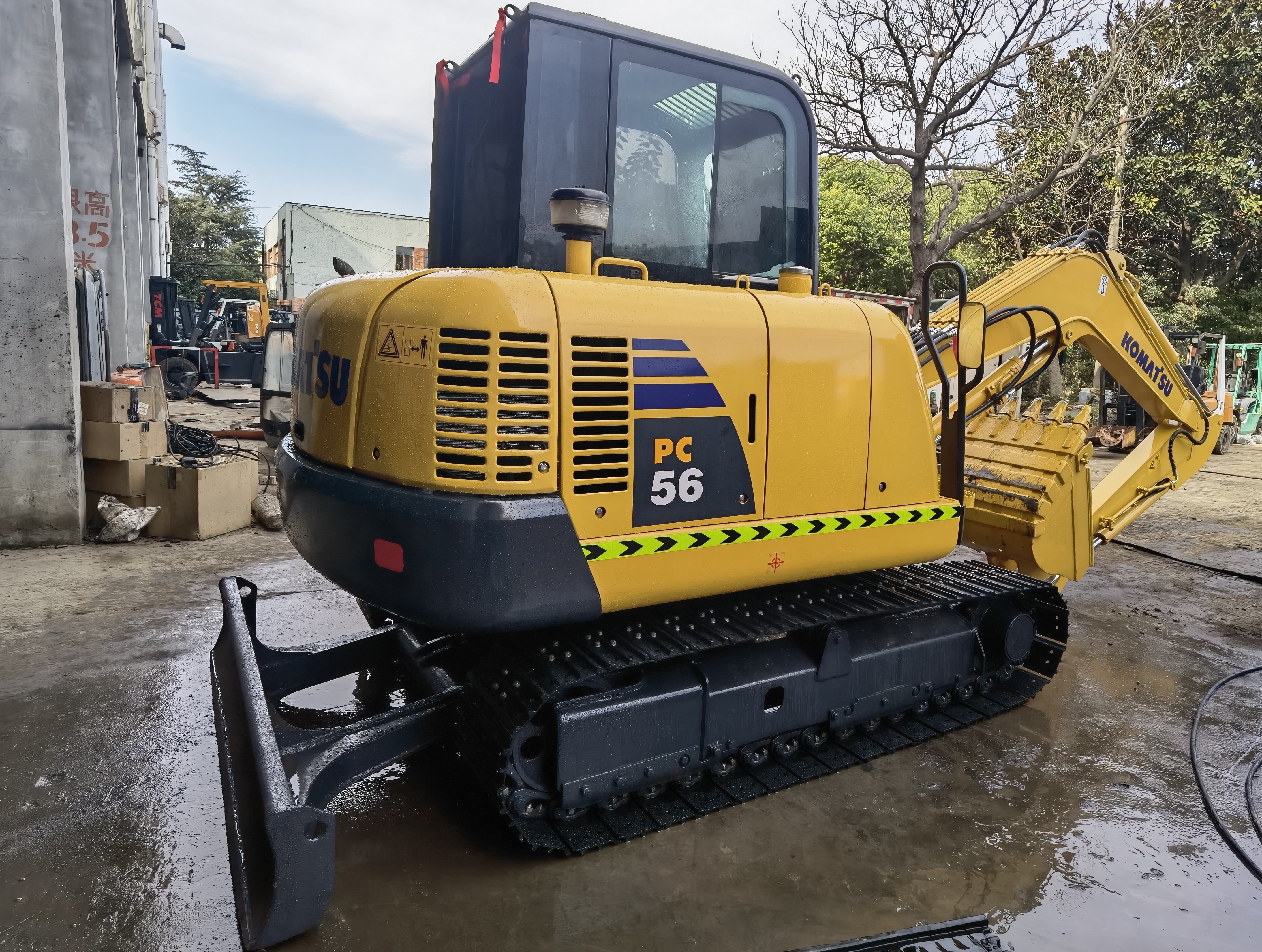 second-hand excavator japan komatsu pc56-7 road construction used digger good quality c56-7 for cheap price sale