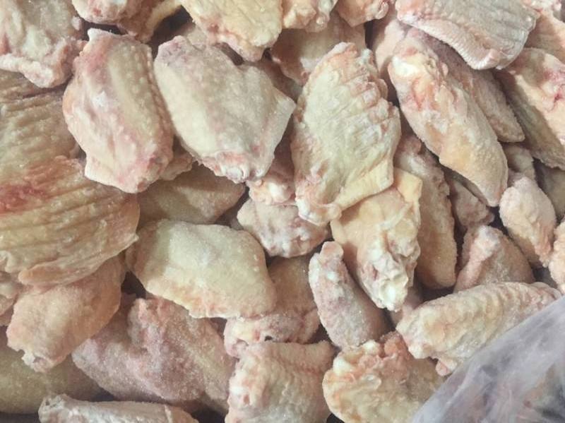 TOP QUALITY WHOLE FROZEN CHICKEN FEET AND CHICKEN PARTS FROM THAILAND/POLAND AND USA FOR SALE