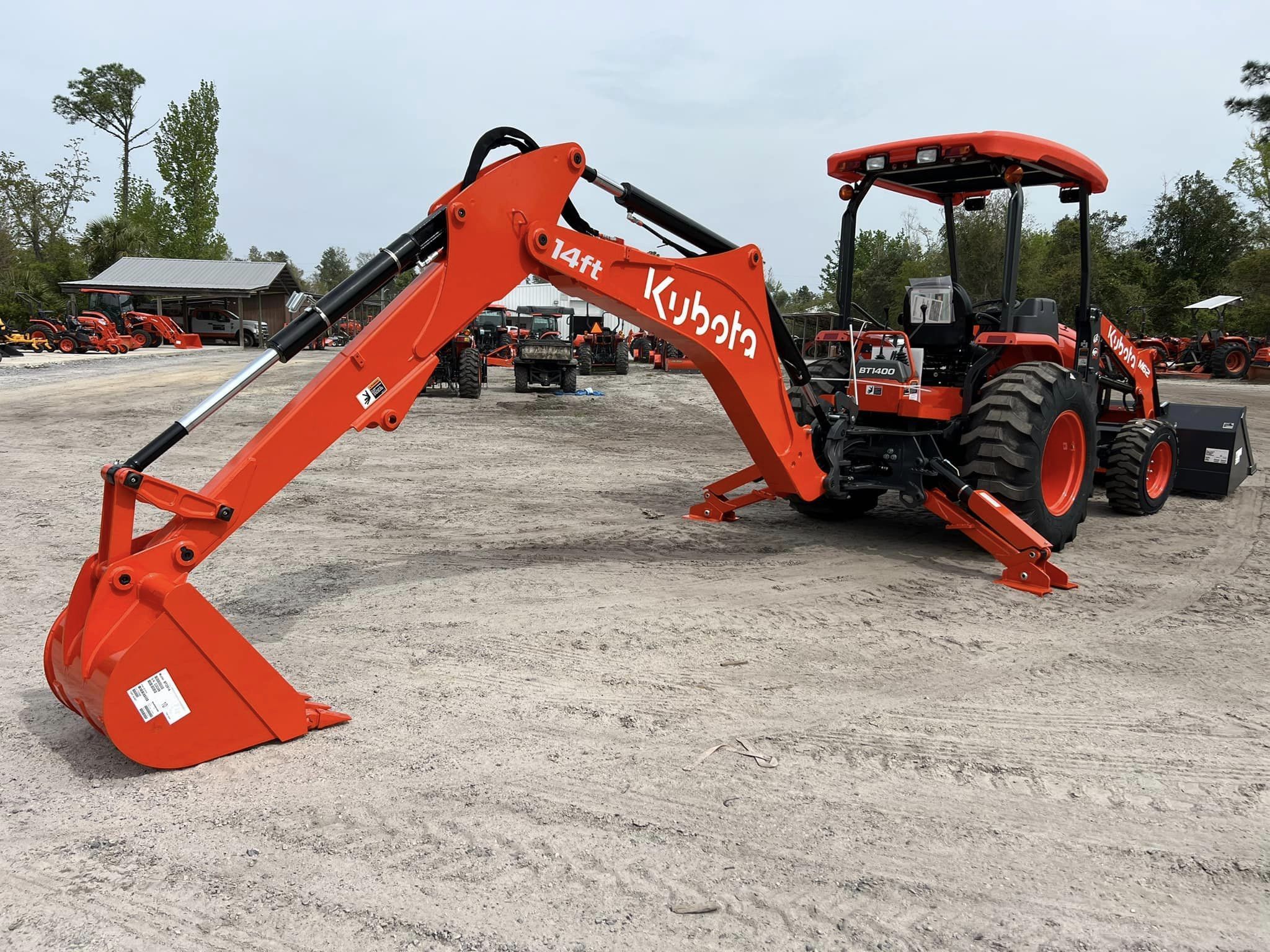 KUBOTA M62 Tractor TLB front loader and BACKHOE for sale