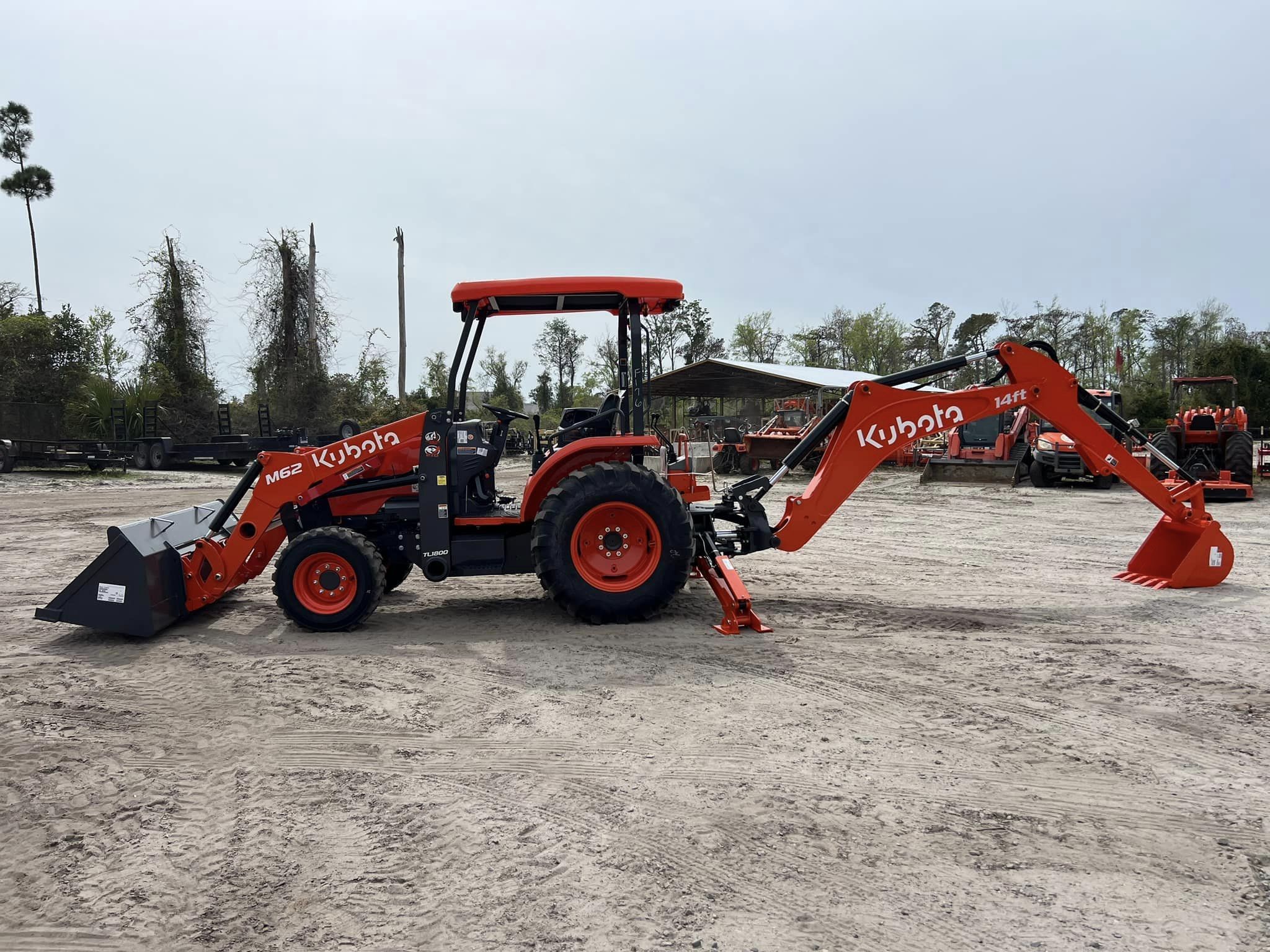 KUBOTA M62 Tractor TLB front loader and BACKHOE for sale