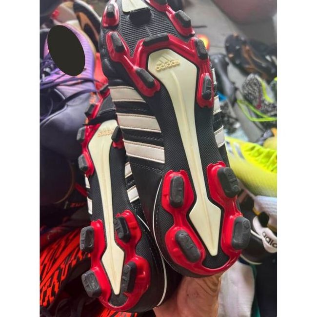 Wholesale Cheap Broken Nails Soccer Shoes Outdoor Indoor Training Soccer Boots For Men and Women