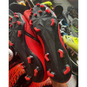 Wholesale Cheap Broken Nails Soccer Shoes Outdoor Indoor Training Soccer Boots For Men and Women