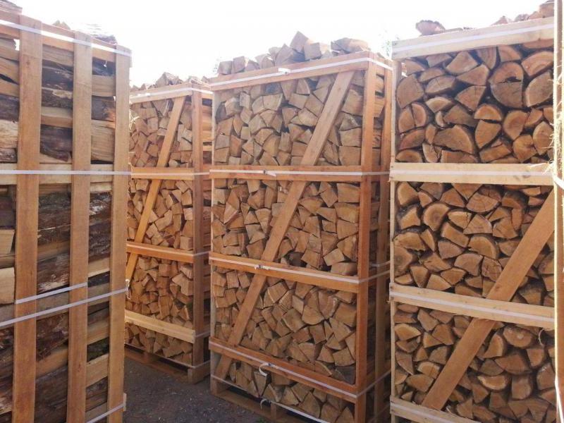 Top Quality Kiln Dried Split Firewood,Kiln Dried Firewood in bags Oak fire wood 18-26 logs 25 cm wide 53 cm height 38 cm depth