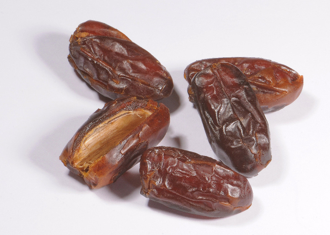 Competitive Price Quality Export Freeze Semi Dried Red Pitted Dates