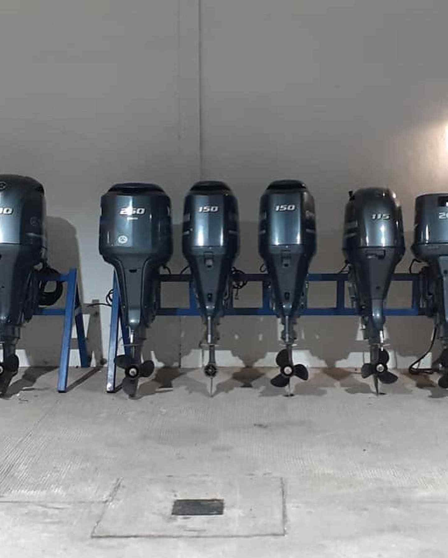 Top quality  Outboard Motor 15hp 40hp 70HP / 75HP 4 Stroke Outboard Motor / Boat Engine Ready for Export