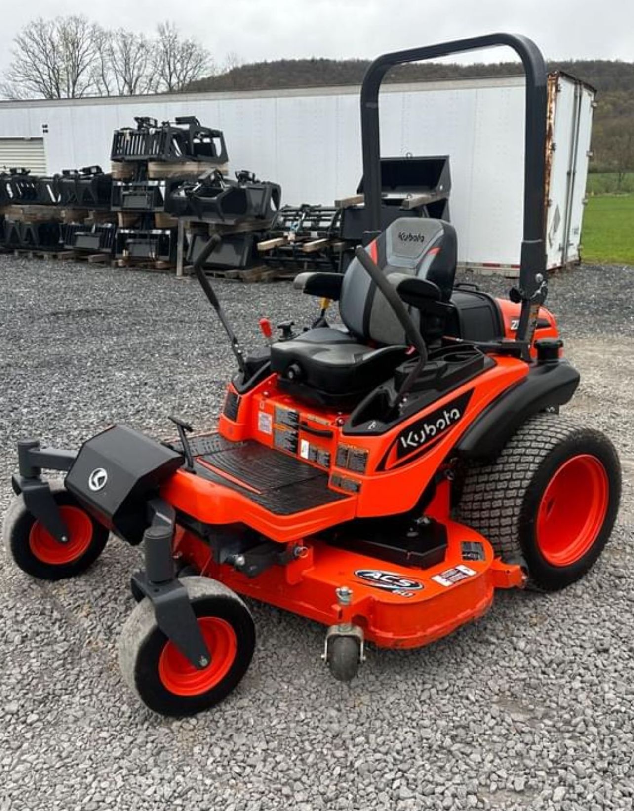 Grass Cutting Lawn Mower Kubota 360 Pro-Turn Riding Lawn Mower 54-Inch 24 HP Gasoline Powered Grass Cutting Machine