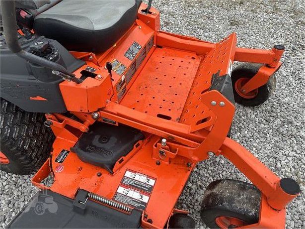 Grass Cutting Lawn Mower Kubota 360 Pro-Turn Riding Lawn Mower 54-Inch 24 HP Gasoline Powered Grass Cutting Machine