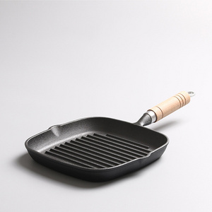 Flat Bottom 22cm Square Shape Roasting bbq Grill Skillet Cast Iron Beef Steak Frying Pan With Wooden Handle