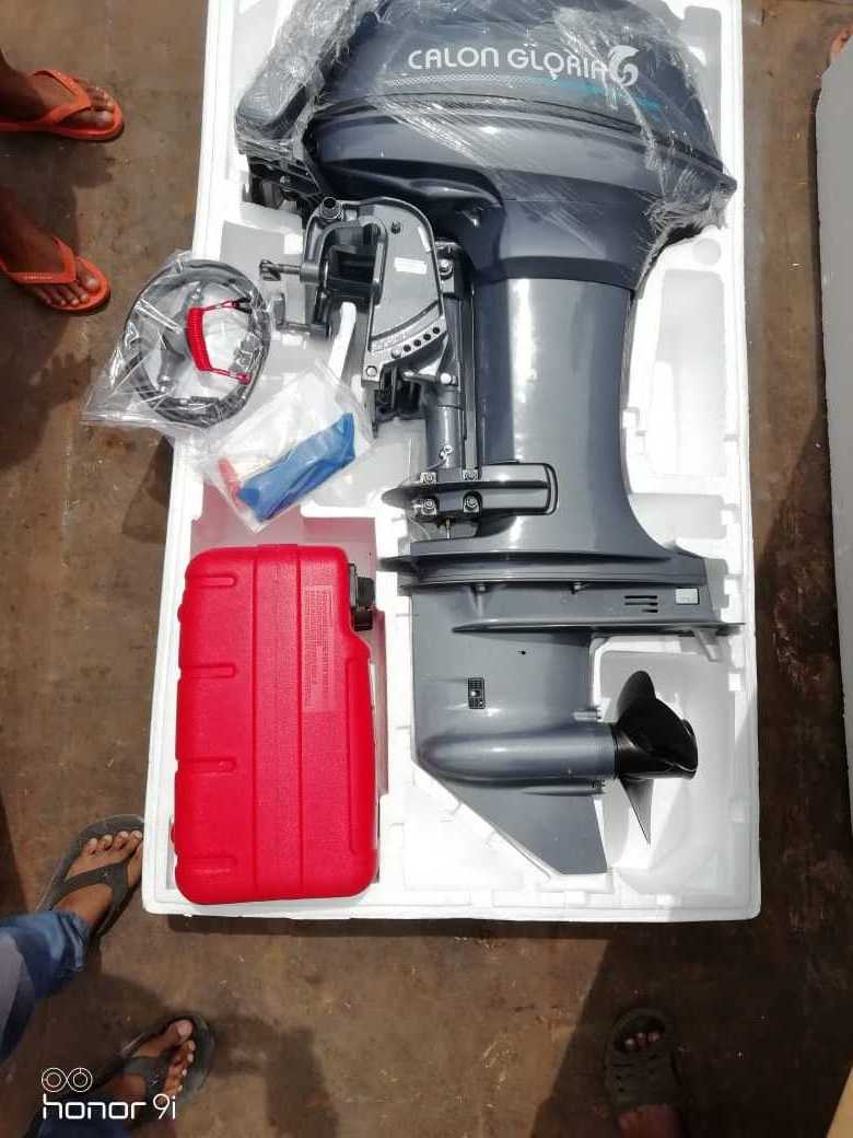 outboard boat motor 40hp gasoline Yamah grey 2 stroke outboard engine