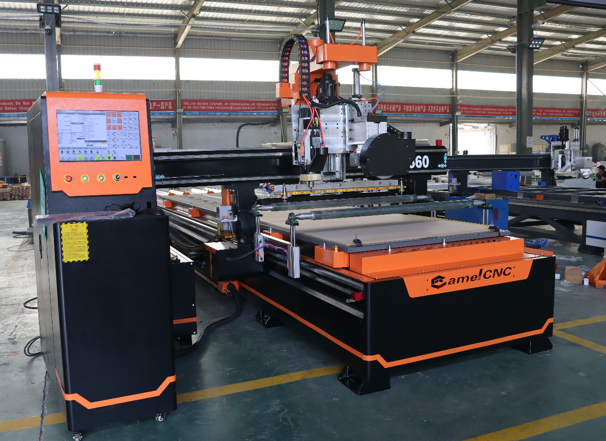 Factory price High-speed woodworking machine CA-1360 atc cnc router with 12 tools magazine and saw blade