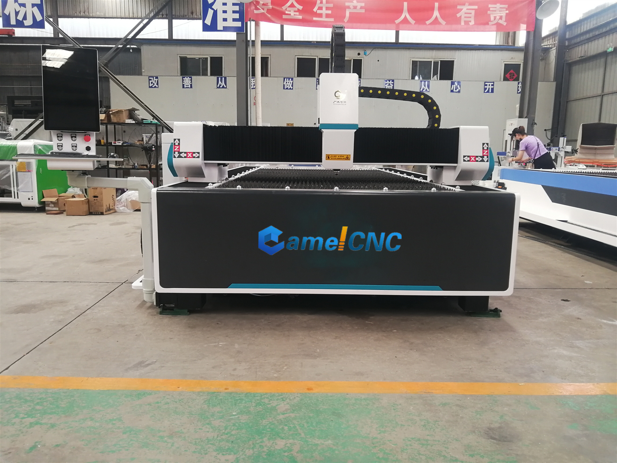 Jinan Factory CNC 1000w 2000w 3000w 4000w 6000w Fiber Laser Cutting Machine For various metal cutting