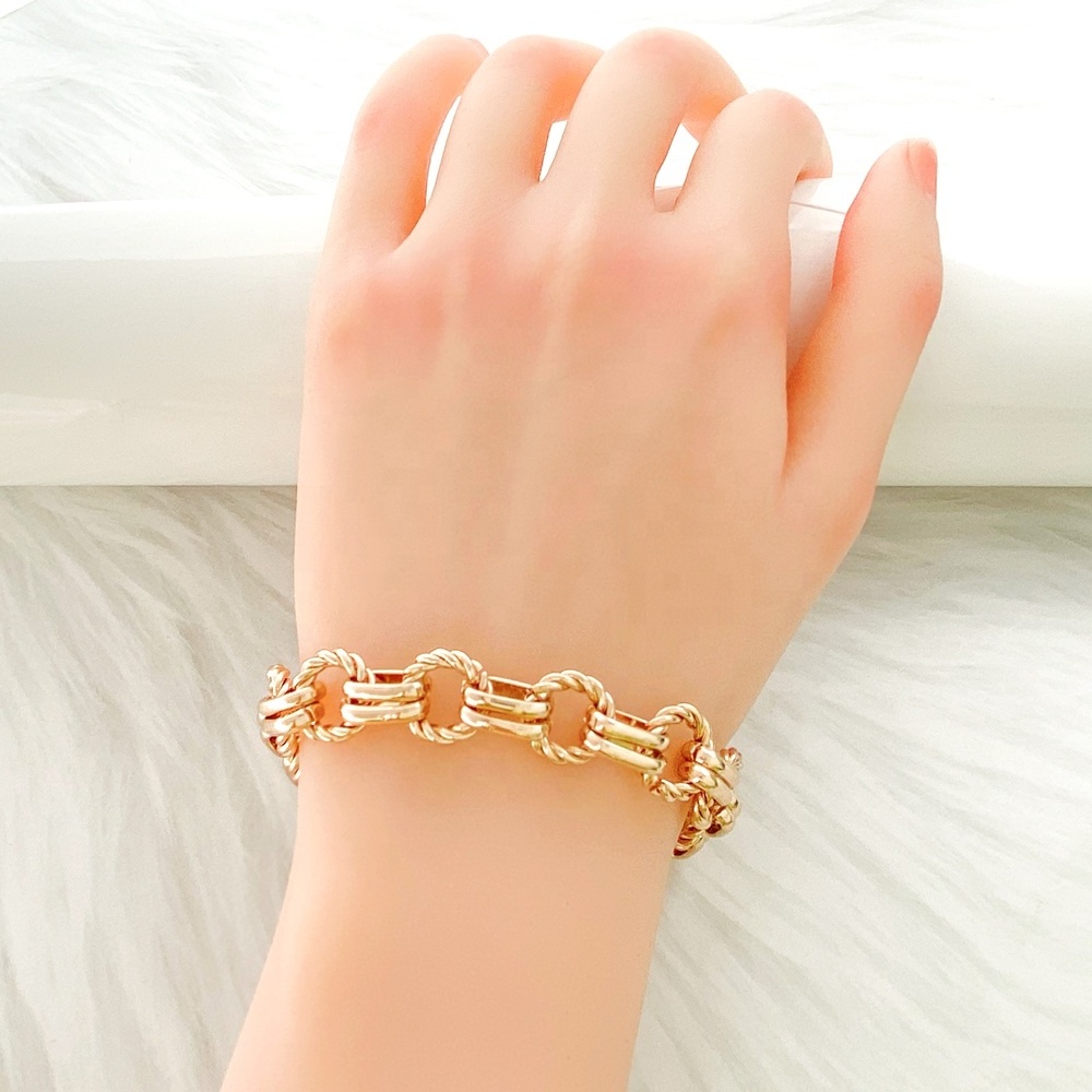 Custom Hot sale Gold Plated alloy Link Chain Bracelets Fashion Jewelry Bracelets & Bangles for Women Gift Accessory