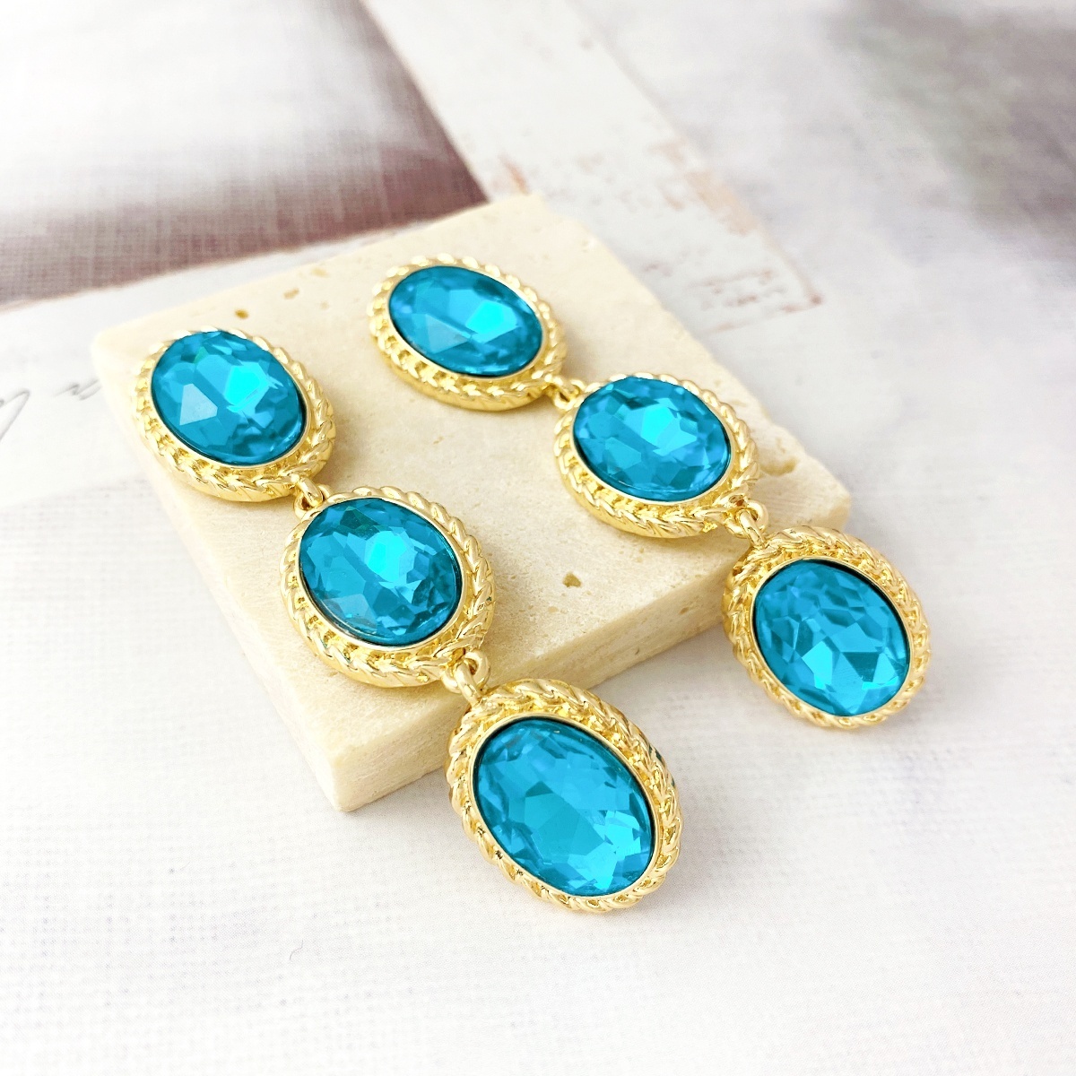 Factory wholesale jewelry fashion blue crystal diamond 18k gold plated stud earrings for women