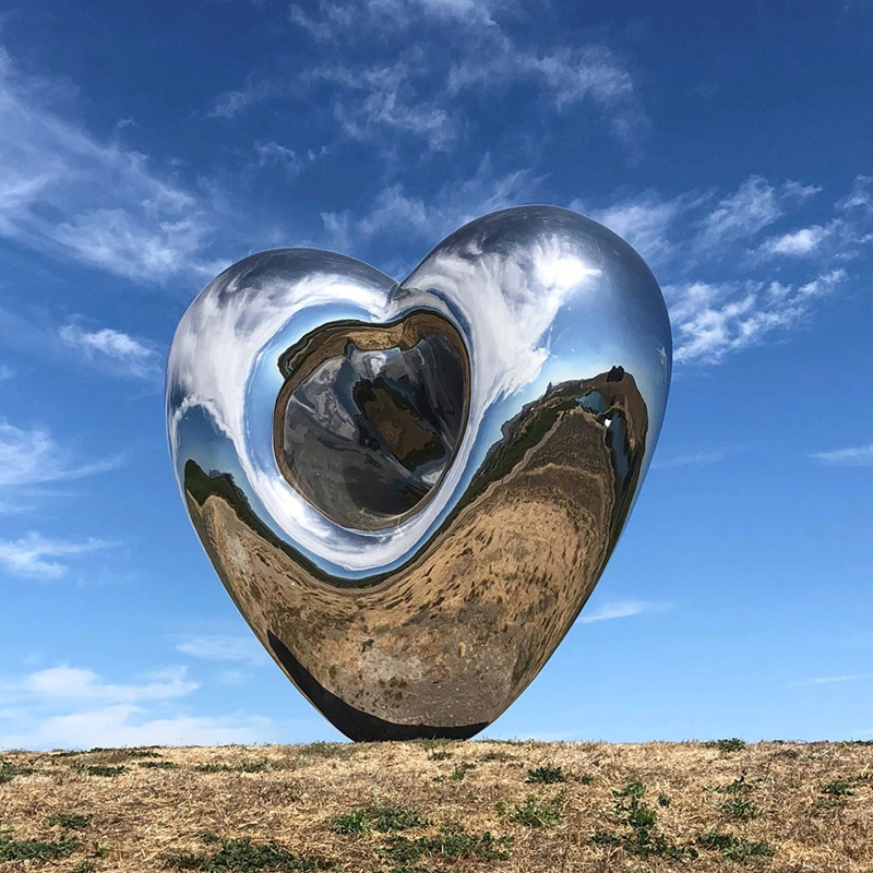 Outdoor large stainless steel sculpture customized Mirror polished heart statue modern metal garden abstract love sculpture