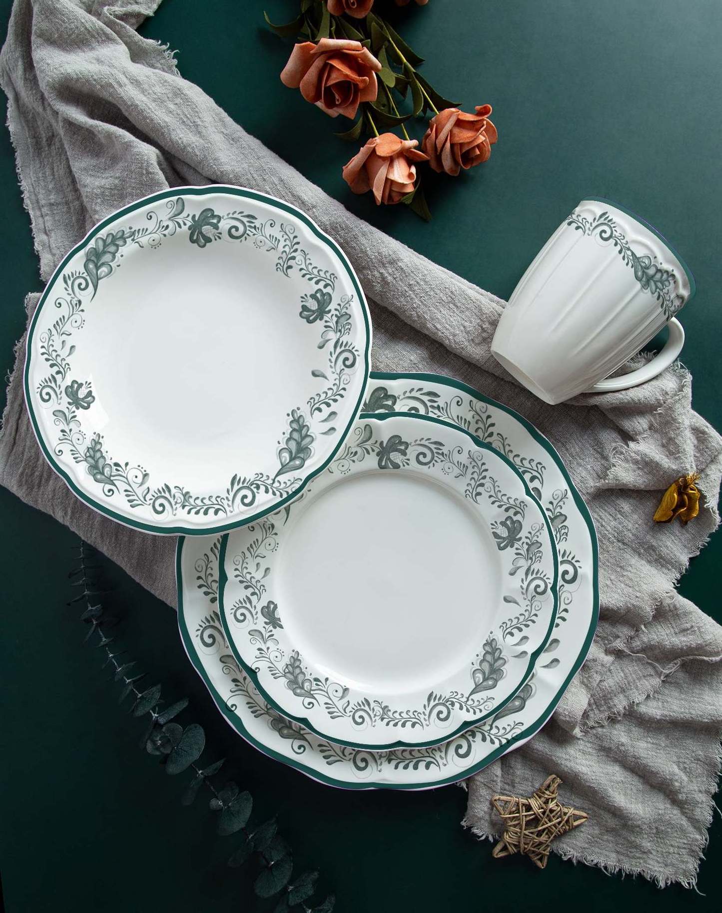 Assiette Porcelain En Gros Plates Sets Dinnerware Ceramic Plate New Bone China Relief And Decal Ceramic Tableware