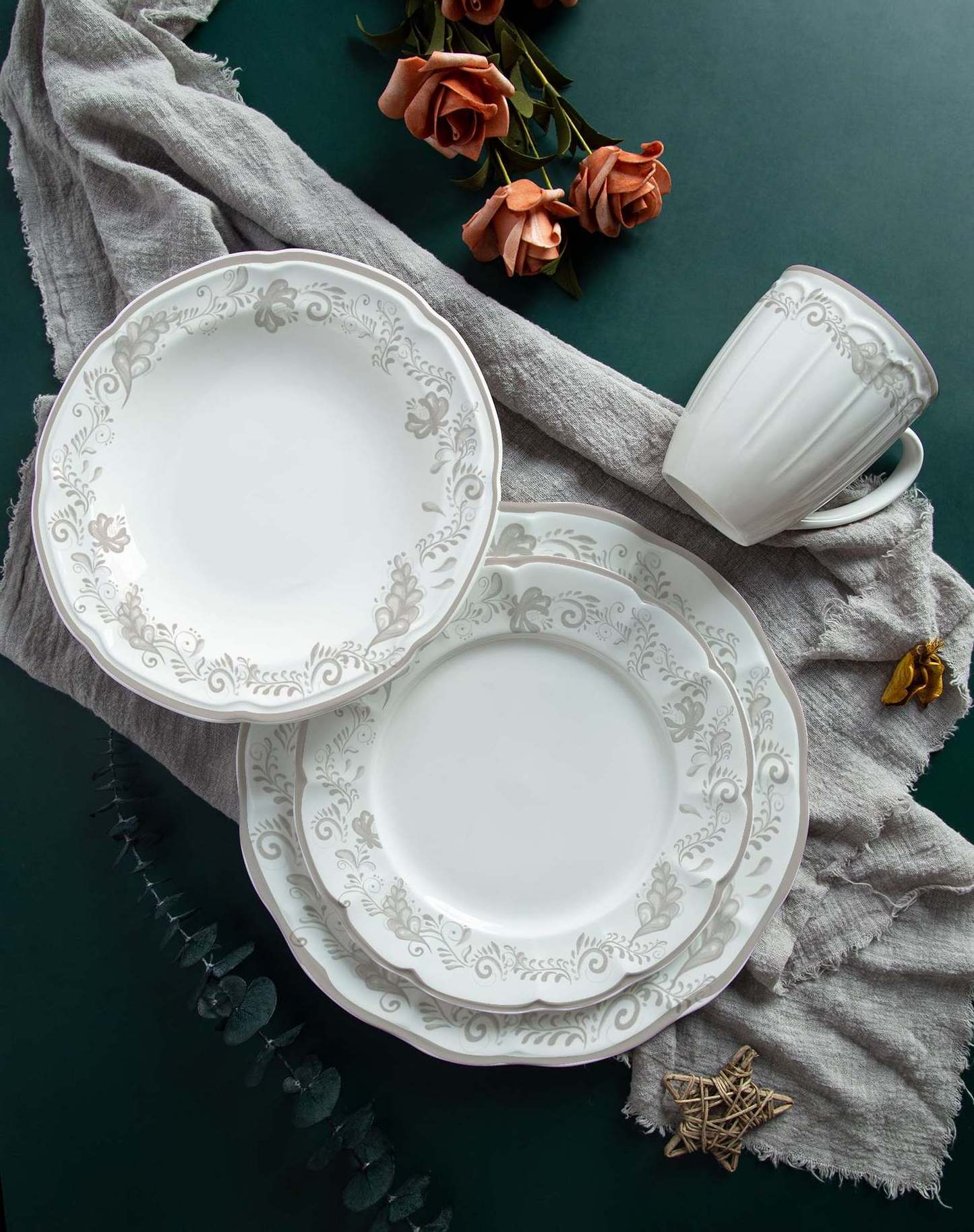 Assiette Porcelain En Gros Plates Sets Dinnerware Ceramic Plate New Bone China Relief And Decal Ceramic Tableware