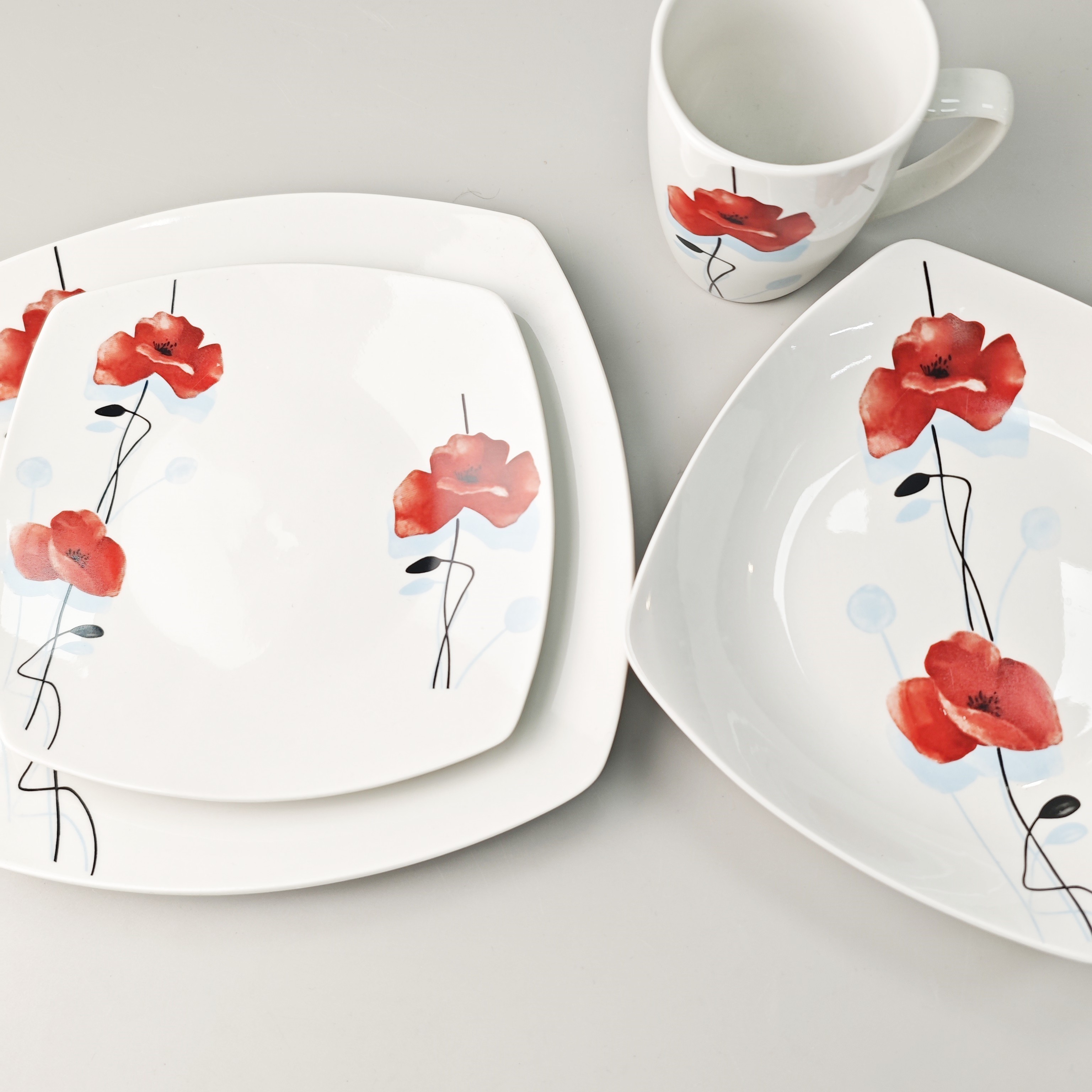 Hot Selling Exquisite Decal Design 16 Piece Ceramic Tableware Set Custom Design Dining Plate and Bowl Set