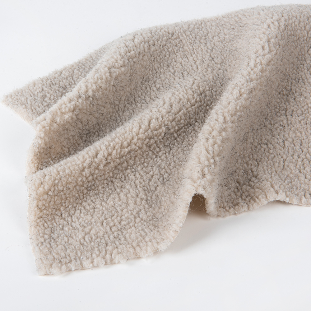 Wholesale 100% polyester sherpa lamb borg wool plain plush fabric comfortable and warm, suitable for garment