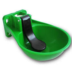 YYL/LMS-01 Thicken Plastic Cattle  Drinking Bowl Automatic Goat Water Drinking Equipment animals drinker