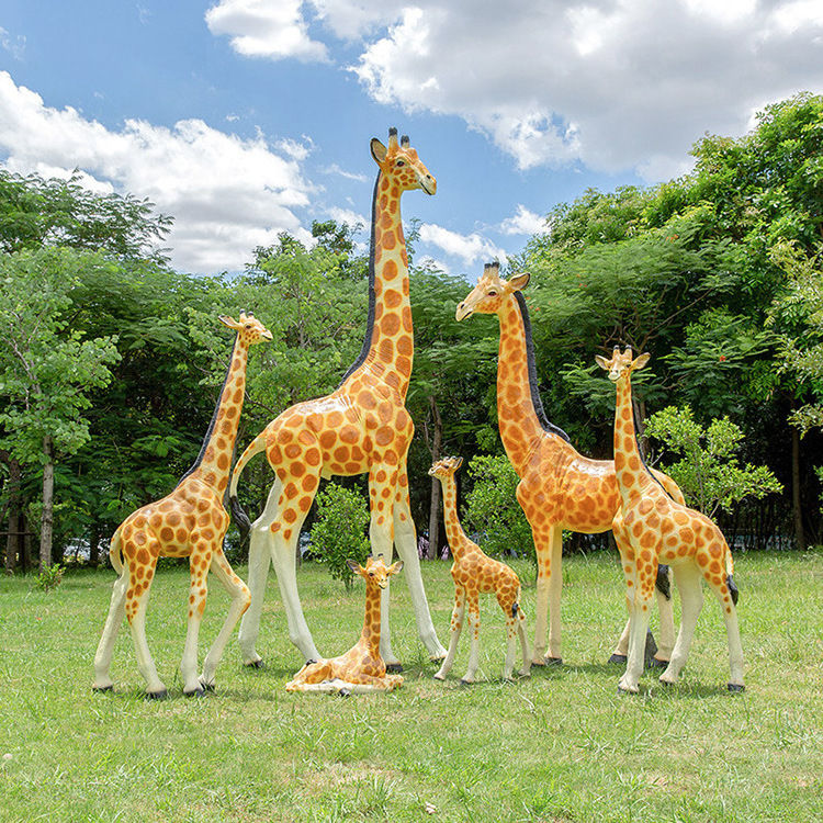 Life Size Fiberglass Giraffe Sculpture For Zoo And Amusement Park Decoration Artificial Giraffe Statue