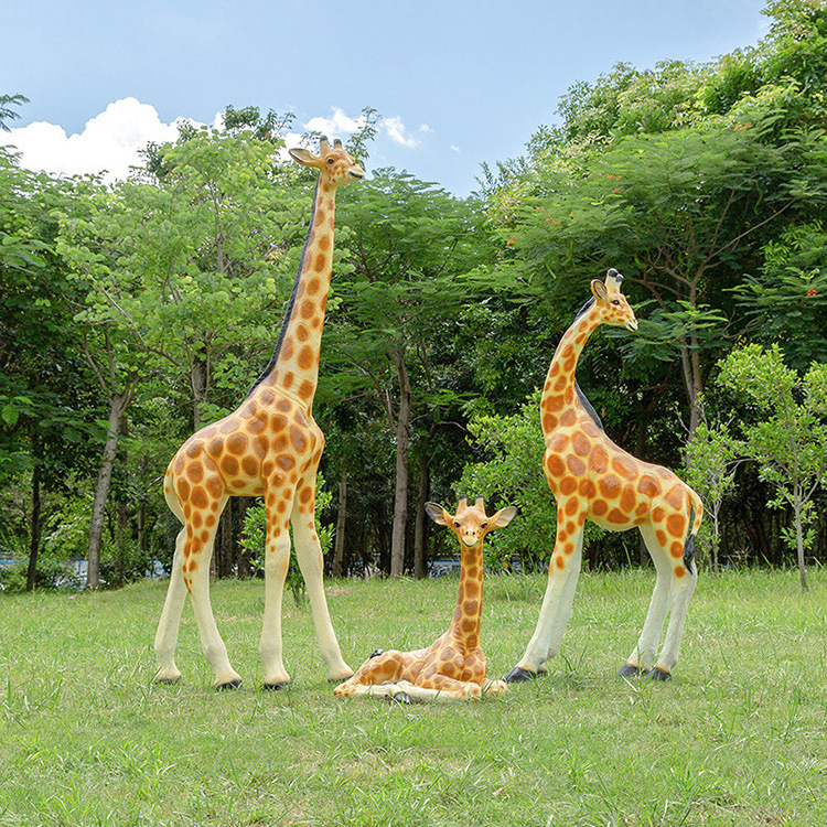 Life Size Fiberglass Giraffe Sculpture For Zoo And Amusement Park Decoration Artificial Giraffe Statue