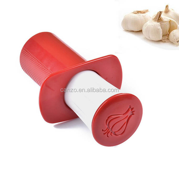 Premium New Needle Kitchen Gadgets Garli Plastic Twist Garlic Press Mincer Plastic Garlic Crusher with Cleaner