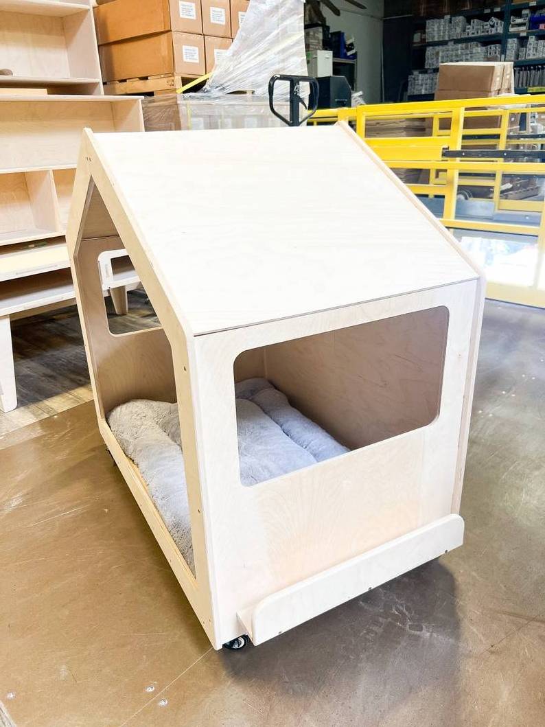 Modern Wooden Dog Furniture with Wheels Indoor Pet House Cat Nest