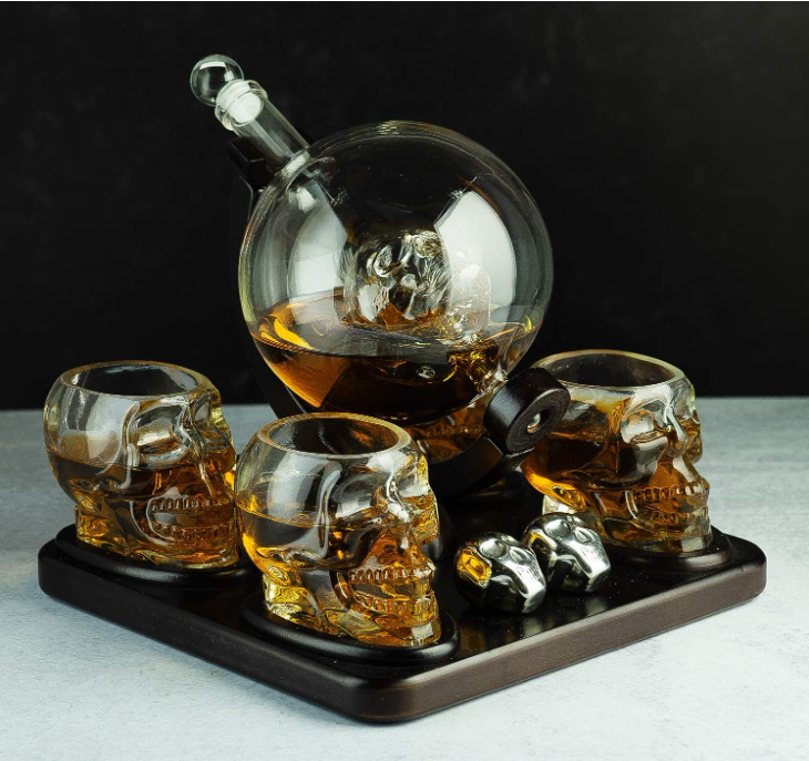 Unique crafted Skull Whiskey Glasses Barware set Skull Liquor Decanter with 4 Whiskey Glasses