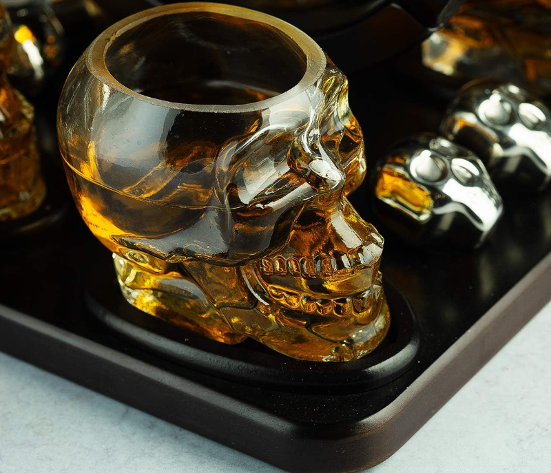 Unique crafted Skull Whiskey Glasses Barware set Skull Liquor Decanter with 4 Whiskey Glasses