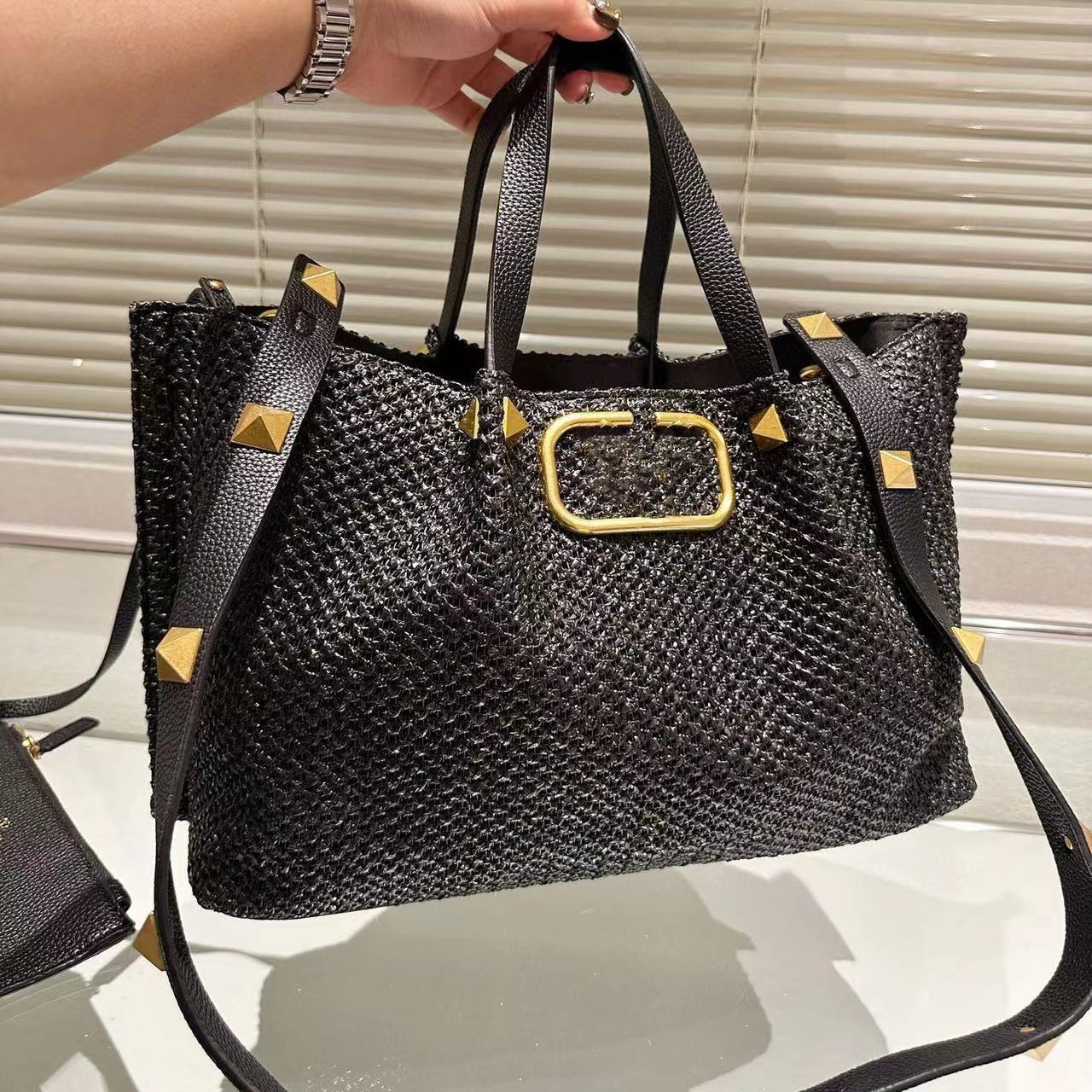 2024 willow nails woven shopping chain shoulder bag lady design purse for women luxury tote bag high quality straw beach bag