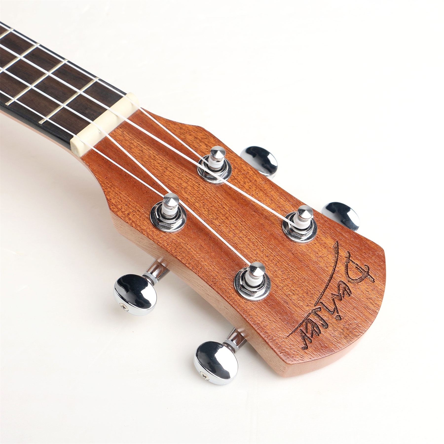 Deviser four string small ukulele wholesale 21 inch concert customized sapele ukulele from China factory