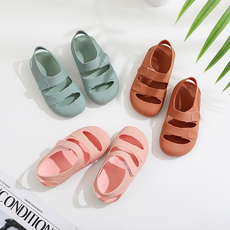 Ins Fashion Roman Style Children Beach Sandals Rubber Shoes With Soft Soles Kids Jelly Shoes With Hook And Loop Strap Closure