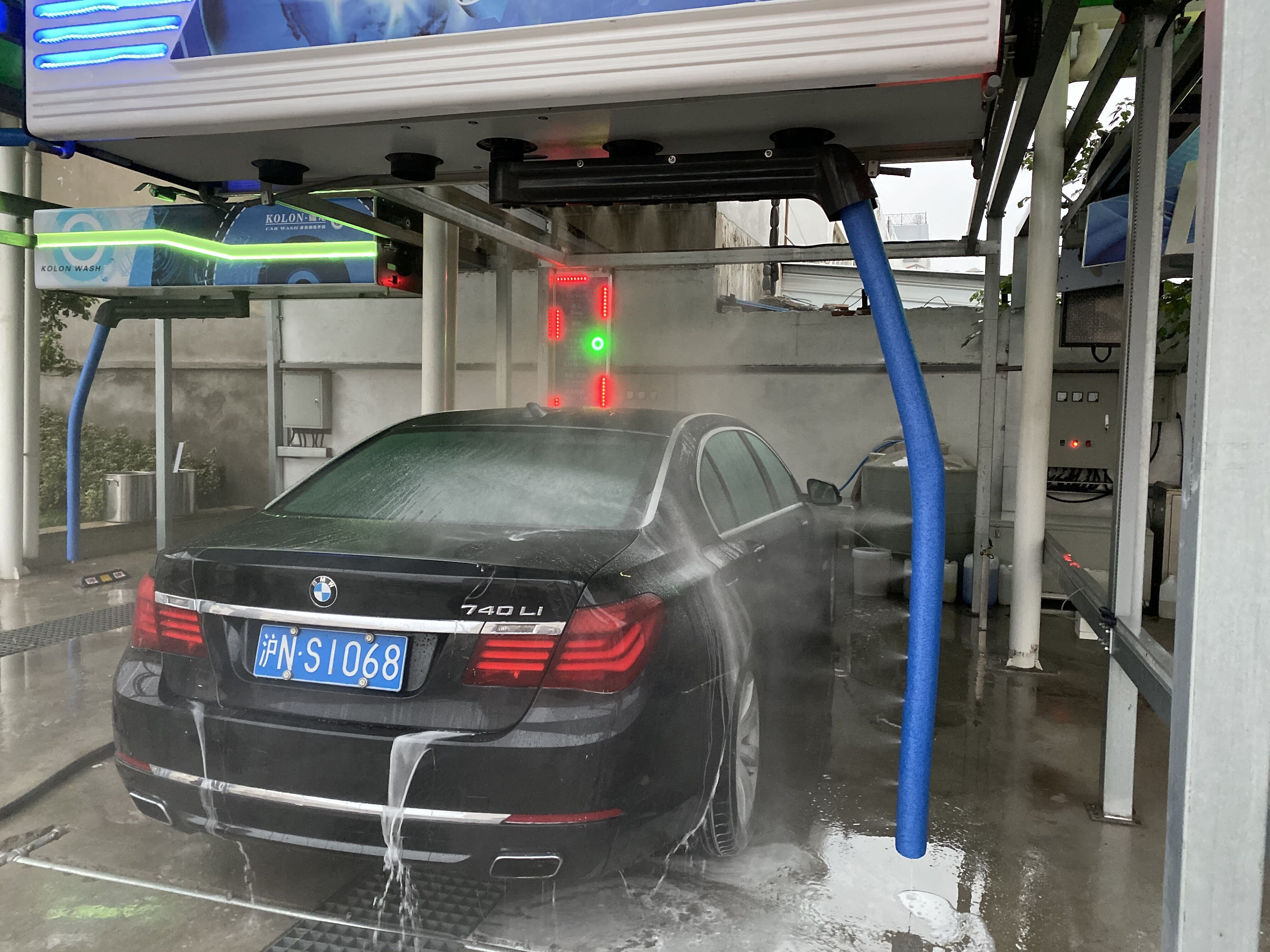 single arm 360 touchless car wash machine with drying system