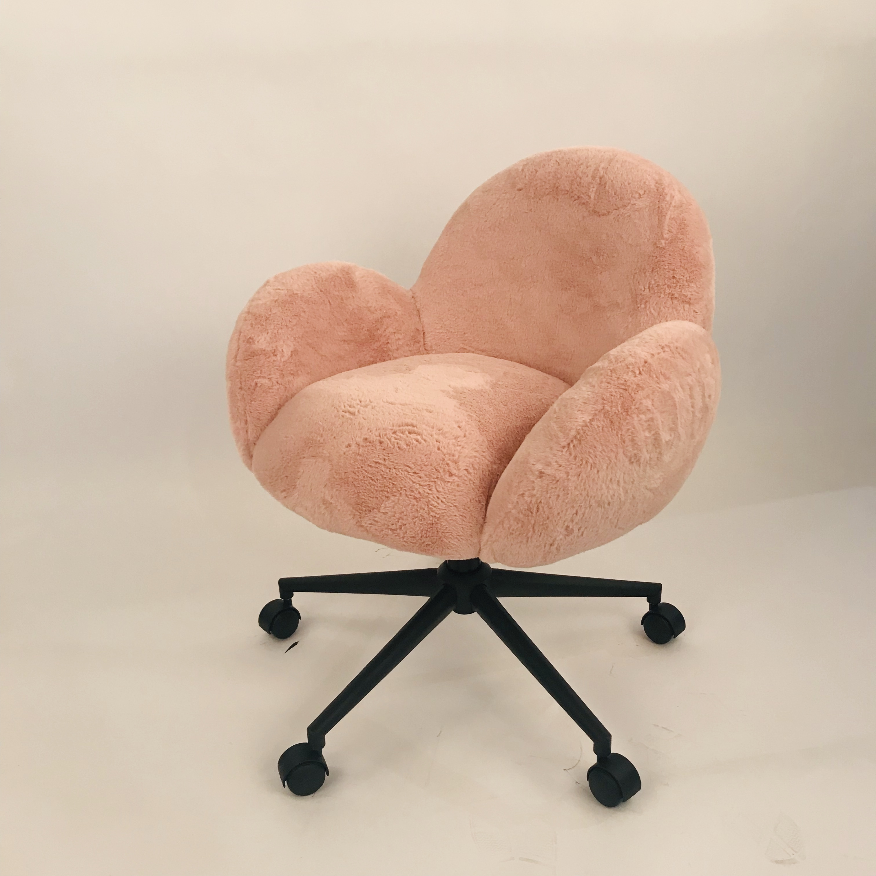 Fur Make-Up Modern Office Chair in Cream,  Home Office Decoration Faux Sheep Skin Fur Fabric Accent Chair, Armchair