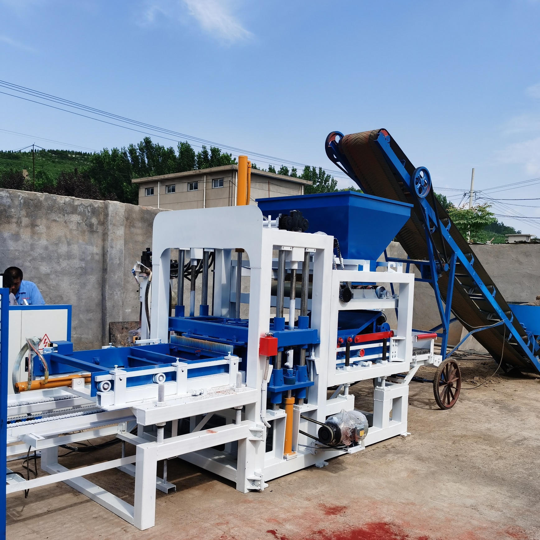 Full automatic concrete block making machinery block moulding machine QT4-18 brick making machine