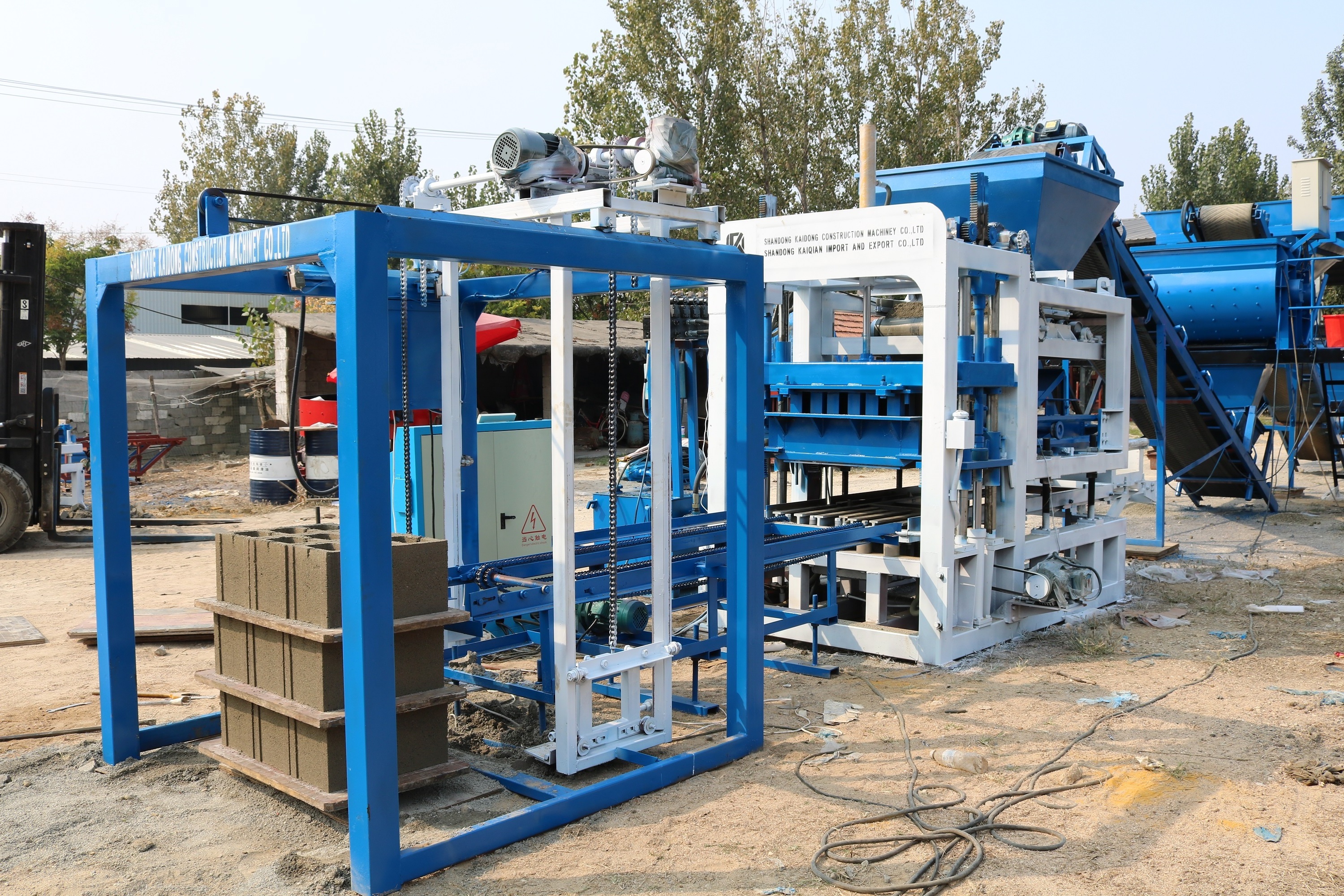 Full automatic concrete block making machinery block moulding machine QT4-18 brick making machine