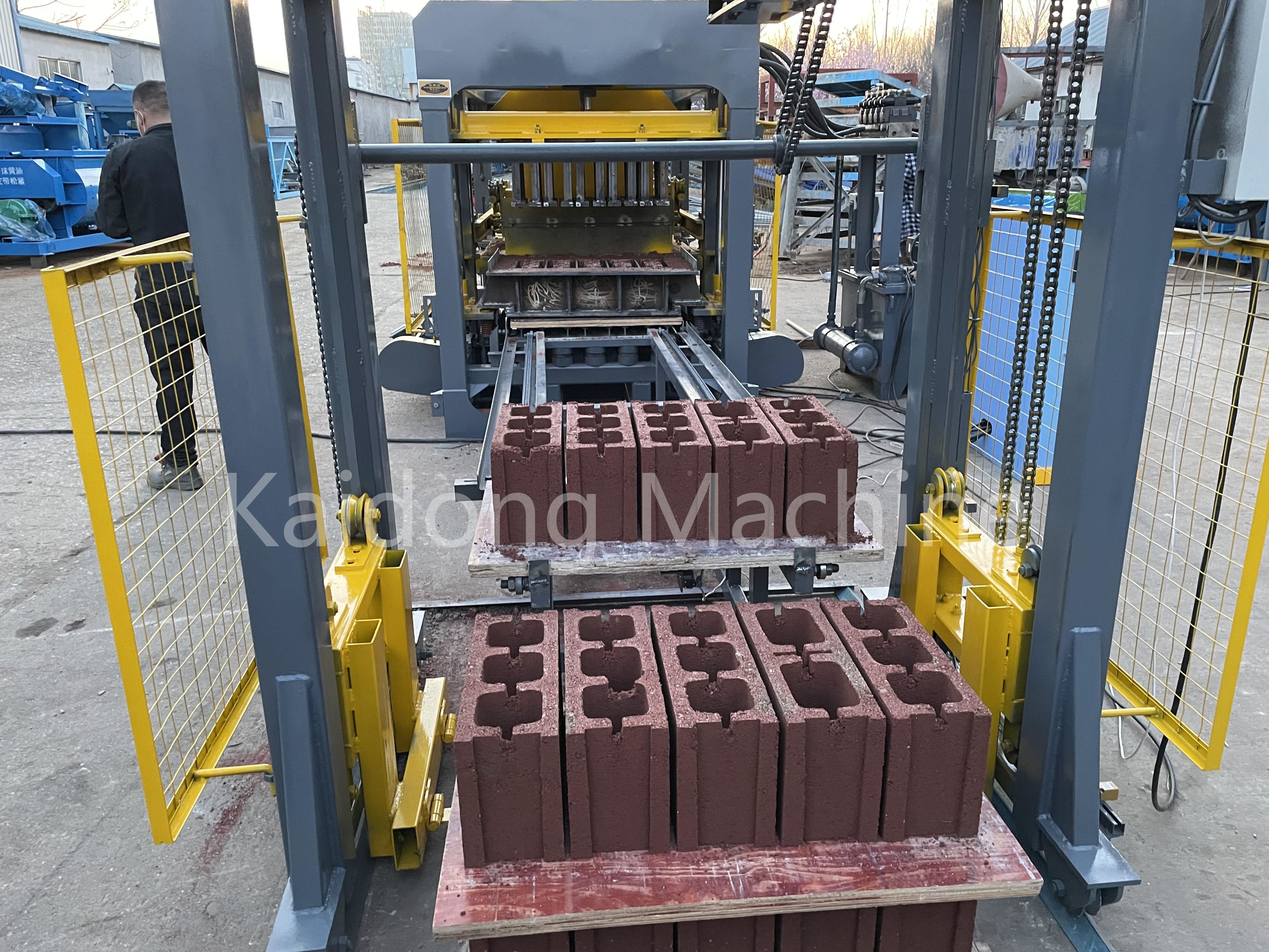 KAIQAIN QT4-15C Hot selling concrete brick molding machine cement brick block molds paving bricks mold for wall house