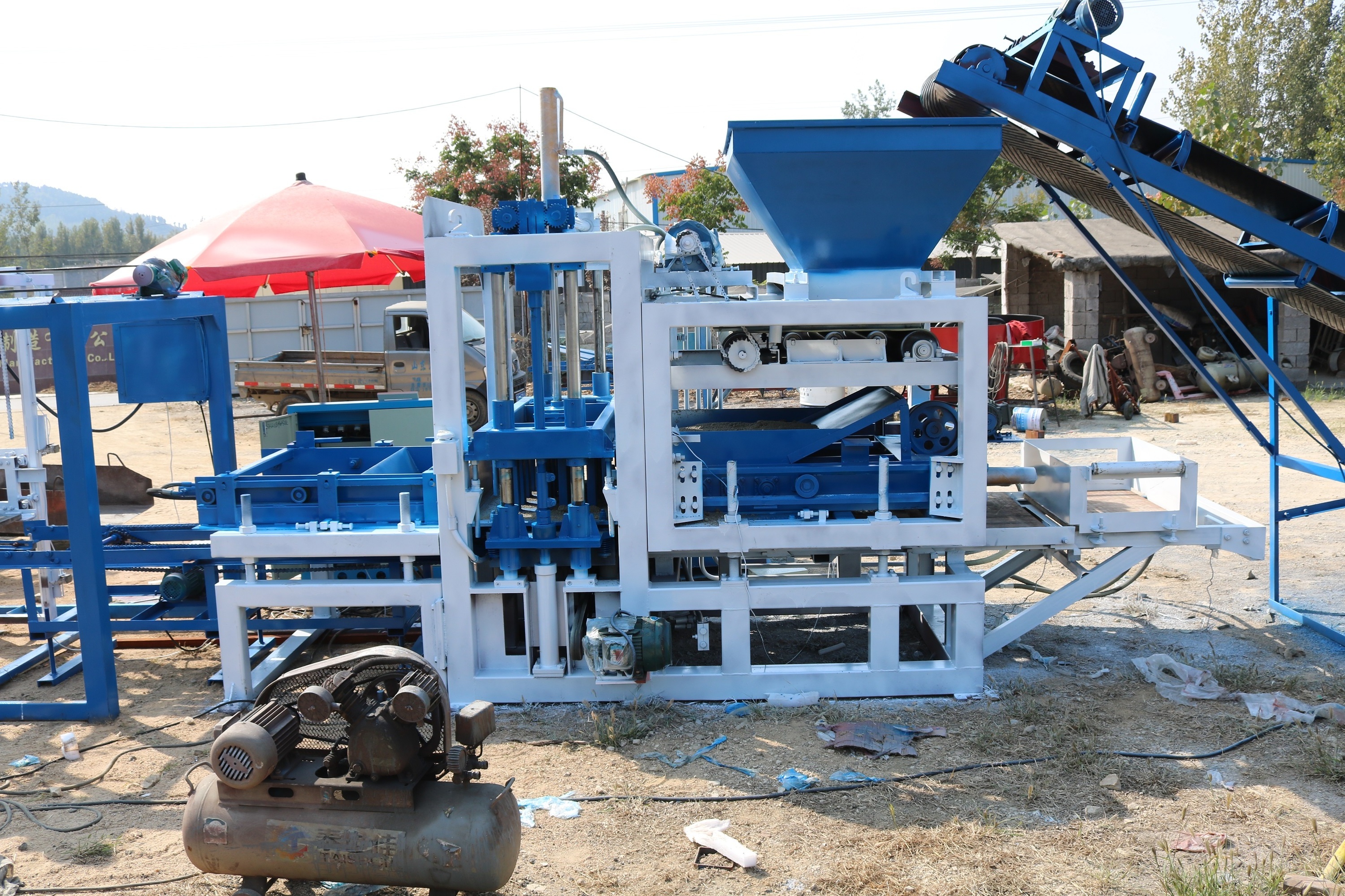 Full automatic concrete block making machinery block moulding machine QT4-18 brick making machine