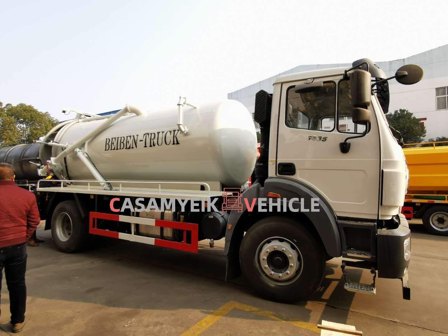 New style 12 cubic meters Vacuum suction Sewage Truck Fecal Suction Sewer Cleaning Truck With Good Price