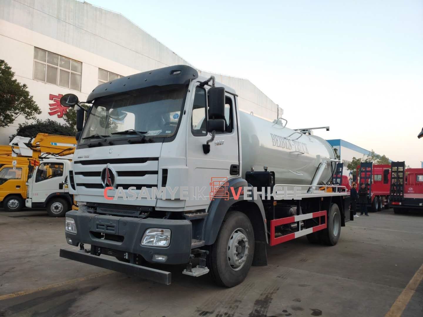 New style 12 cubic meters Vacuum suction Sewage Truck Fecal Suction Sewer Cleaning Truck With Good Price