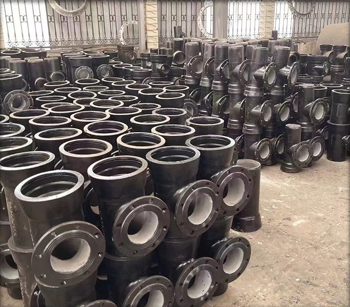 Wide range flexibility metal coupled ductile iron steel pipe tee flange joint