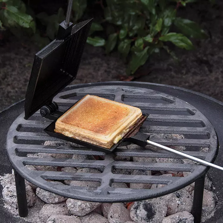 11x11cm Heavy Duty  Cast Iron Square Bread Sandwich Roasting  Pan on Campfire