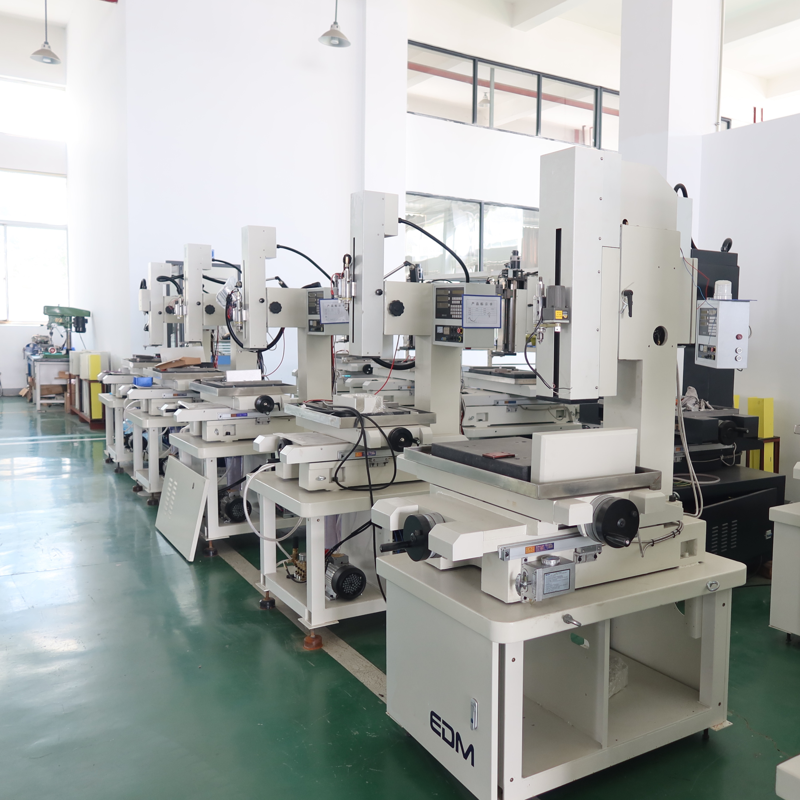 EDM 4-axis CTD703SA Small Hole Drilling EDM / CNC EDM Drill Machine for Metal Perforating