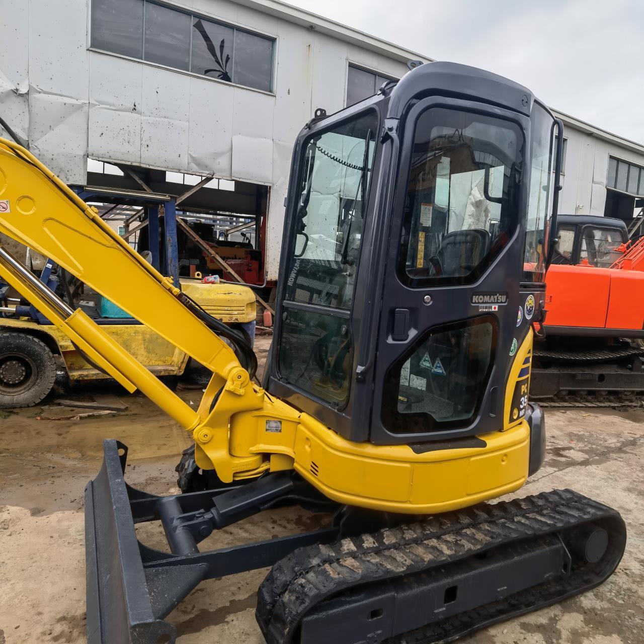 Good Price Second Hand Small Digger 90% New Farm Crawler Excavator Used Komatsu Pc35 Excavator For Sale