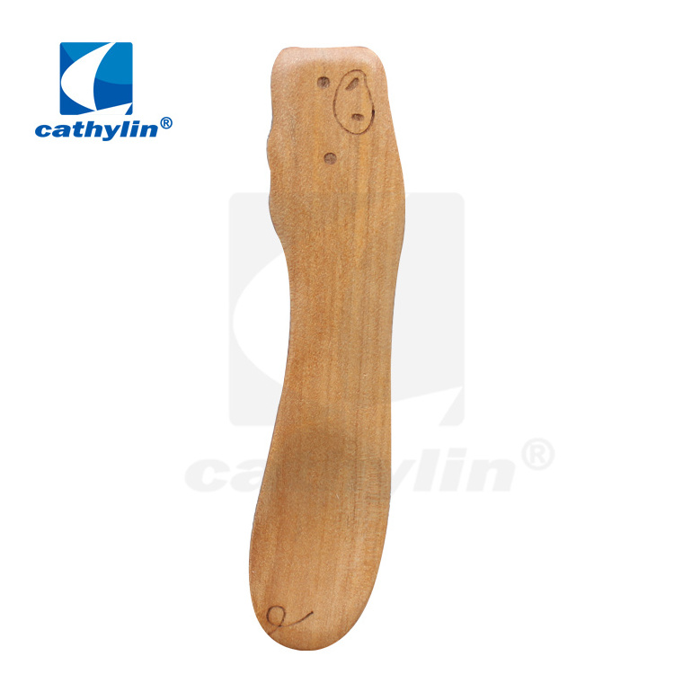 Cathylin kid using disposable cute small ice cream wooden animal spoon