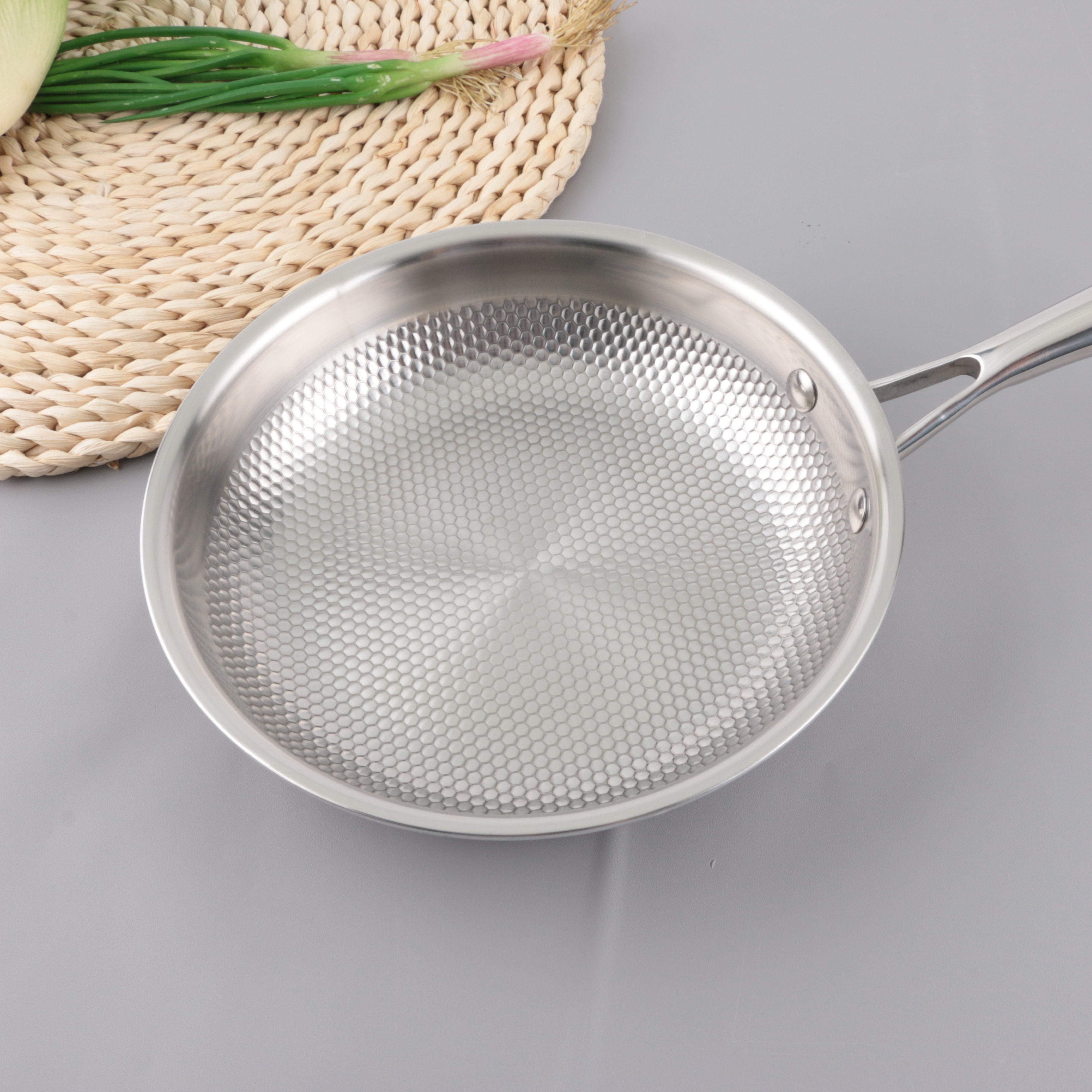 Yuantai hot selling OEM/ODM 304 stainless steel triple layer embossing frying pan wok pot pan